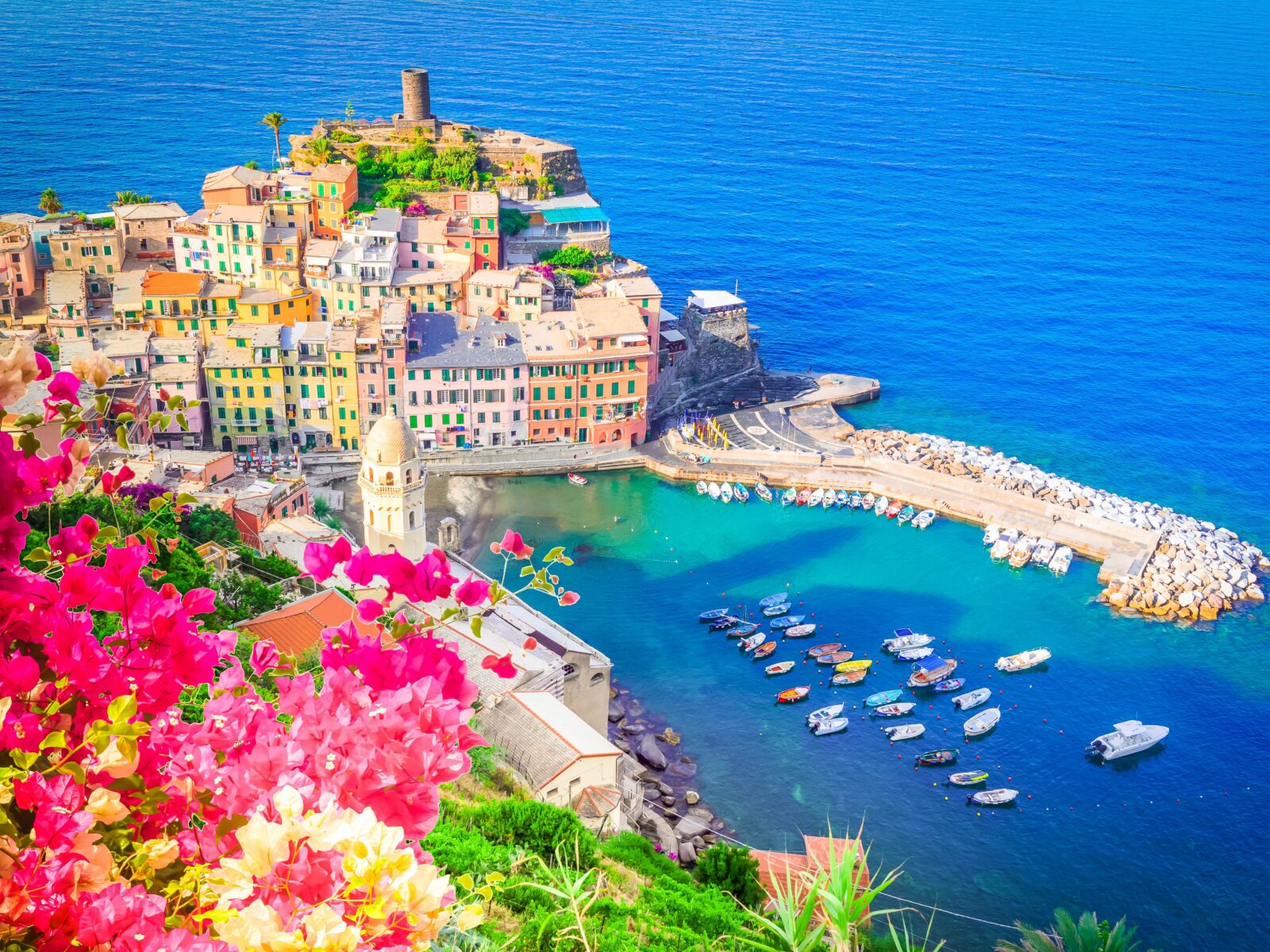 Vernazza,Pituresque,Town,Of,Cinque,Terre,,Italy,,View,From,Above
